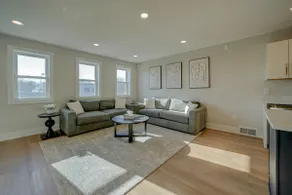Nebraska Luxe: Modern Comfort in the Heartland - Image 3