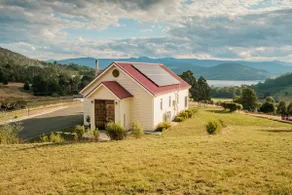 The Chapel, Little Ridge Farm luxury farmstay - Image 3