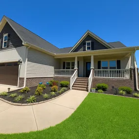 Rare Find! 4BR/3BA Farmhouse minutes from Outlets - Image 2