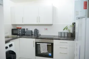 Silver King Suite Withington | Free Park Sleeps 6 - Image 4
