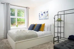 Silver King Suite Withington | Free Park Sleeps 6 - Image 3