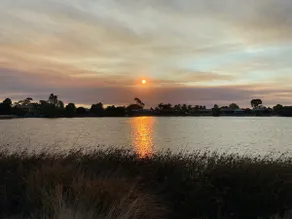 Modern waterfront escape near Shepparton - Image 2