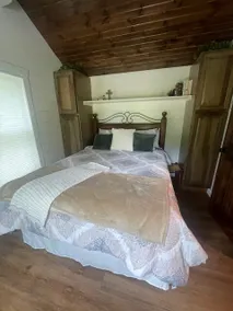 Pine Grove Cabin - Image 3