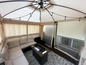 Cozy Suburban Home, Perfect for Long-Term Stay - Image 2