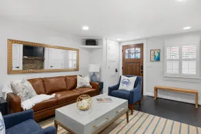 Canal views/Walk to Shops/Luxury 2Bed/1.5Bath - Image 5