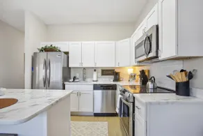 2 Bed | Fast Wi-Fi | Near Hospital & Downtown Fxbg - Image 3