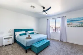 15 mins to Strip|Laundry|Arcade|BBQ|Comfy Beds - Image 2