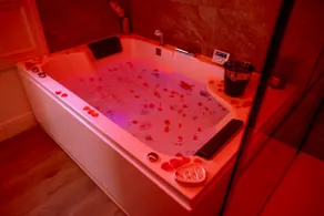 Love Room in Albi / Private Balneo and Tantra - Image 2