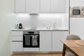 Large Bright Home - Parking - Trocadero 25 min - Image 3