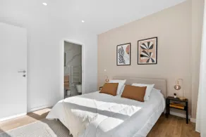 Large Bright Home - Parking - Trocadero 25 min - Image 5