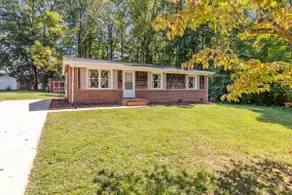 Quaint Granite Quarry Home- Fire pit & Game Room - Image 3