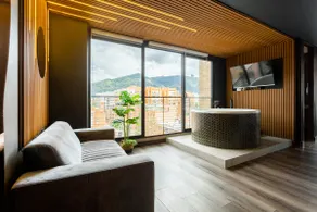 Urban Retreat with Jacuzzi - Image 5