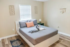 Ideally 2Br Near Lake Apartment - Image 3
