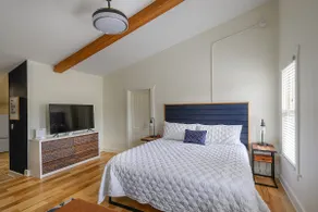 Mayoral Suite Above Paddle On Coffee - Image 2