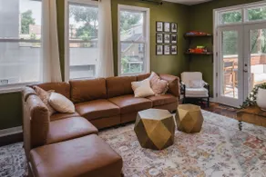 Bucktown Haven - Private Townhome in Chicago - Image 3