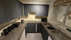4 Bedroom, Private parking, 2 Bathroom House - Image 2