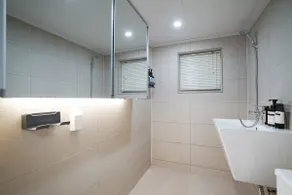 Sound Stay | 1 minute walk from Sillim Station | Netflix | 2 queen beds | 20 minutes from Hongdae | Remodeling - Image 4