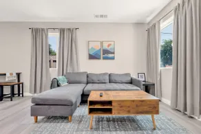 Comfy 2BR/2BA w/Full kitchen near airport - Image 2