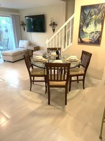 2/2 Townhome 1 mile to Beach! - Image 3