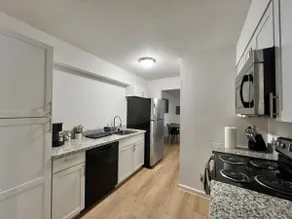 Close to Town 2 Bedroom Relax - Image 3