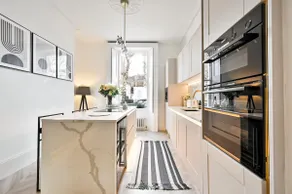 Elegant Chelsea House w/Primary Suite - Image 3