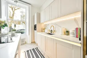 Elegant Chelsea House w/Primary Suite - Image 5