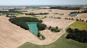House in the middle of the countryside - Image 2