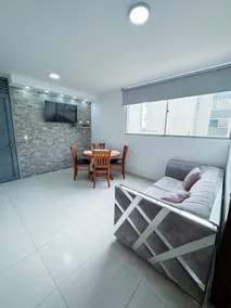 Luxury apartment with 3 pools and 24-hour water service - Image 2