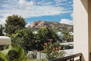 OceanEyre | Spacious Unit and Pool in quietcomplex - Image 3