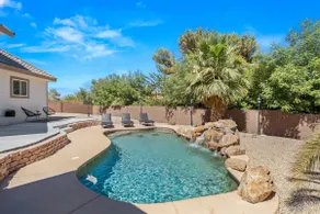 Vegas 5BR+Guesthouse w/ Pool Waterfall, Sleeps12 - Image 2