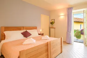 Apartment in the heart of La Morra with balcony - Image 5