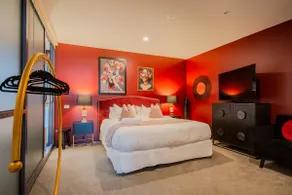 Safari in City 2BR Penthouse with Patio & Spa - Image 2