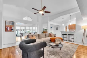 The Relaxation Retreat - Gorgeous home with Sauna! - Image 4