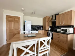 Entire 2 Bed Apartment in Rossington Doncaster (7) - Image 2