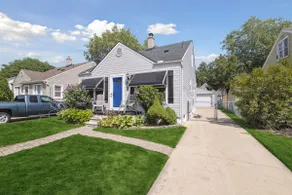 Modern Berkley Home Near Corewell & Detroit Zoo - Image 5