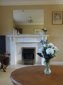 Flat in quiet, secure area - Image 3