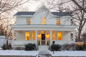 Remodeled Charming Historic Home,4 bed 2.5 bath - Image 3