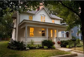 Remodeled Charming Historic Home,4 bed 2.5 bath - Image 2
