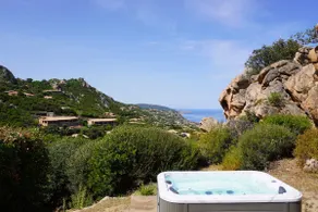 Villa with shared pool and sea view - Image 4