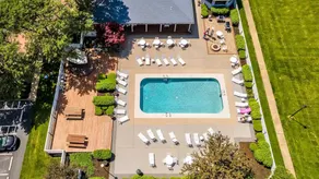 Port Clinton Paradise- Waterfront 2 bedroom, Pool, Hot tub, Sauna, Fire pit - Image 3