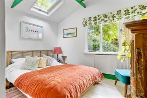 Enchanting lodge, woodland setting, fire, magical! - Image 3