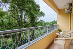 Candolim 1BHK with Private Jacuzzi and Balcony - 5 Minutes from Beach - Image 5