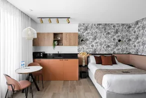 The Manor Resort - Suite with a shared heated pool - Image 2