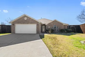 Expansive 4BR • Yard, Sunroom & Garage, Pets & Fun - Image 3