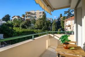 Beaches & Location – Spacious with Terrace – - Image 2