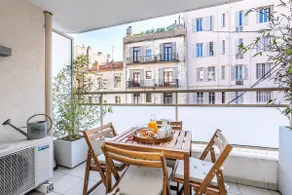 Le Stelia T2 6min gare, 8 min palais et plages, Parking privé - Image 4