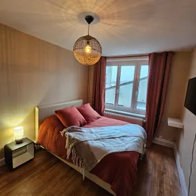 Cozy vintage 2 steps from the walled city - Image 2