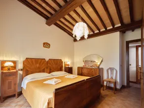 Romantic Yellow apartment in Crete Senesi - Image 5