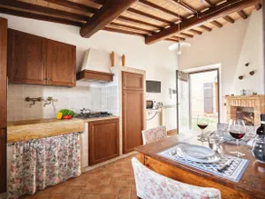 Romantic Yellow apartment in Crete Senesi - Image 2