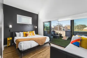 TWO Adjacent Homes Sleeps 24 Only 3 miles to Broadway - Image 4